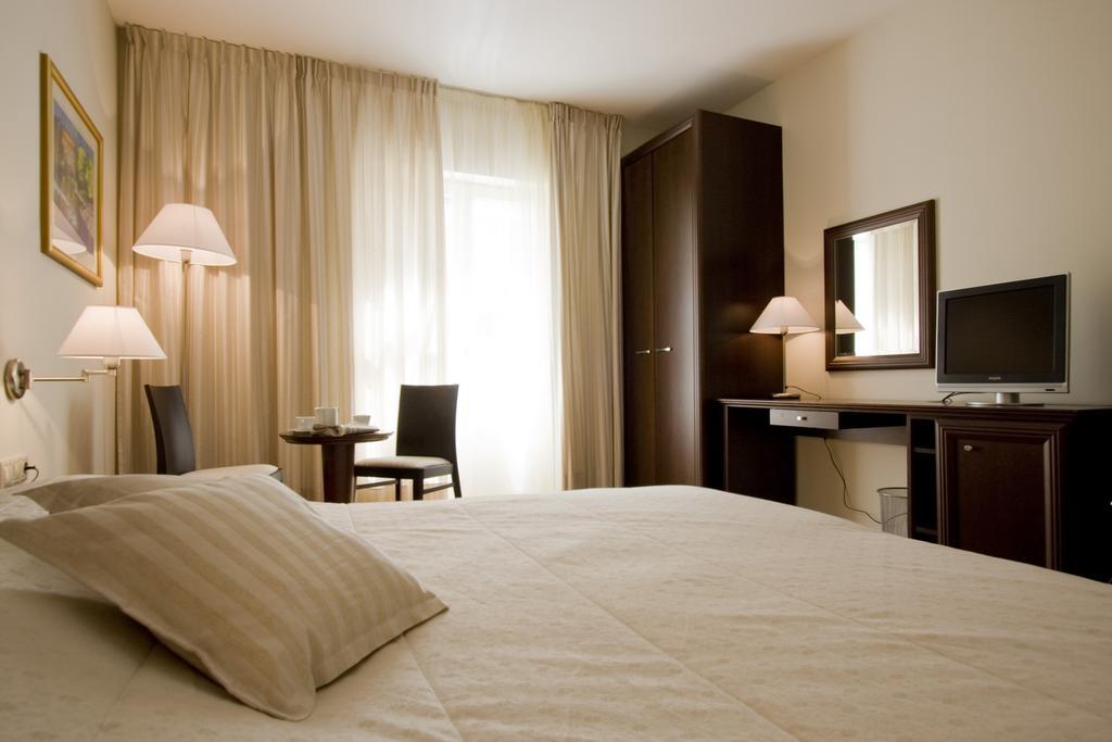 Hotel Croatia Baška Voda Eksteriør billede